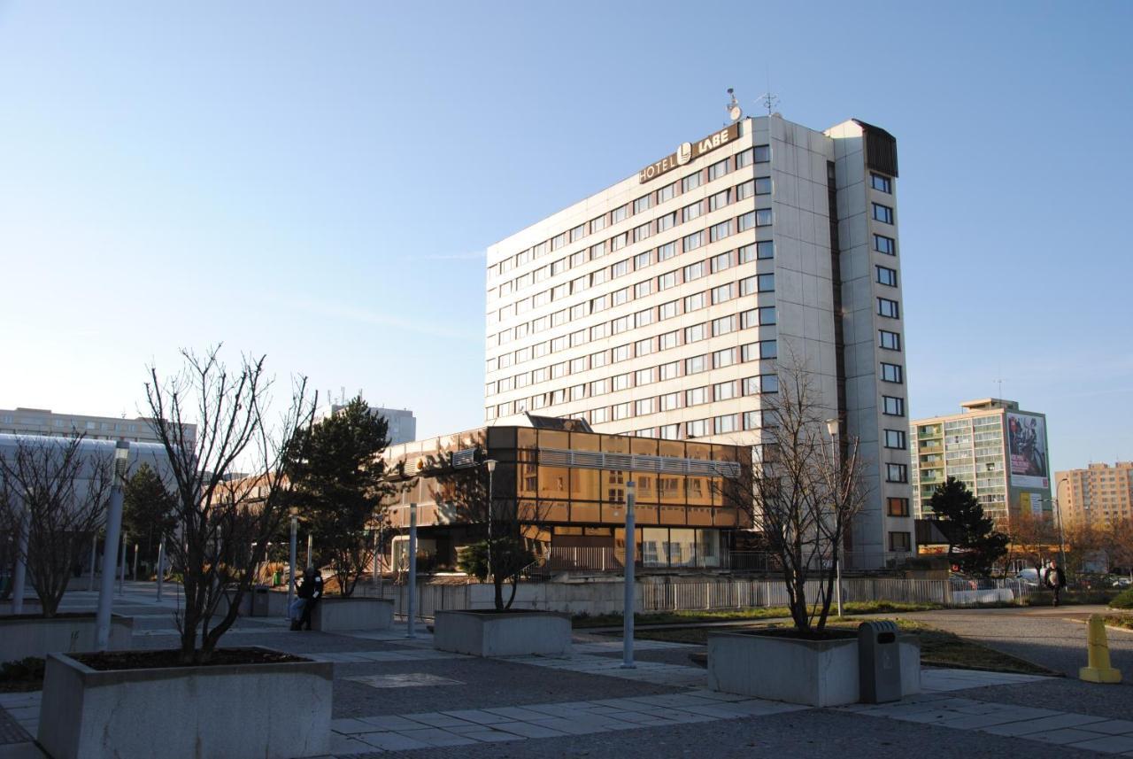 Hotel Labe Pardubice Esterno foto