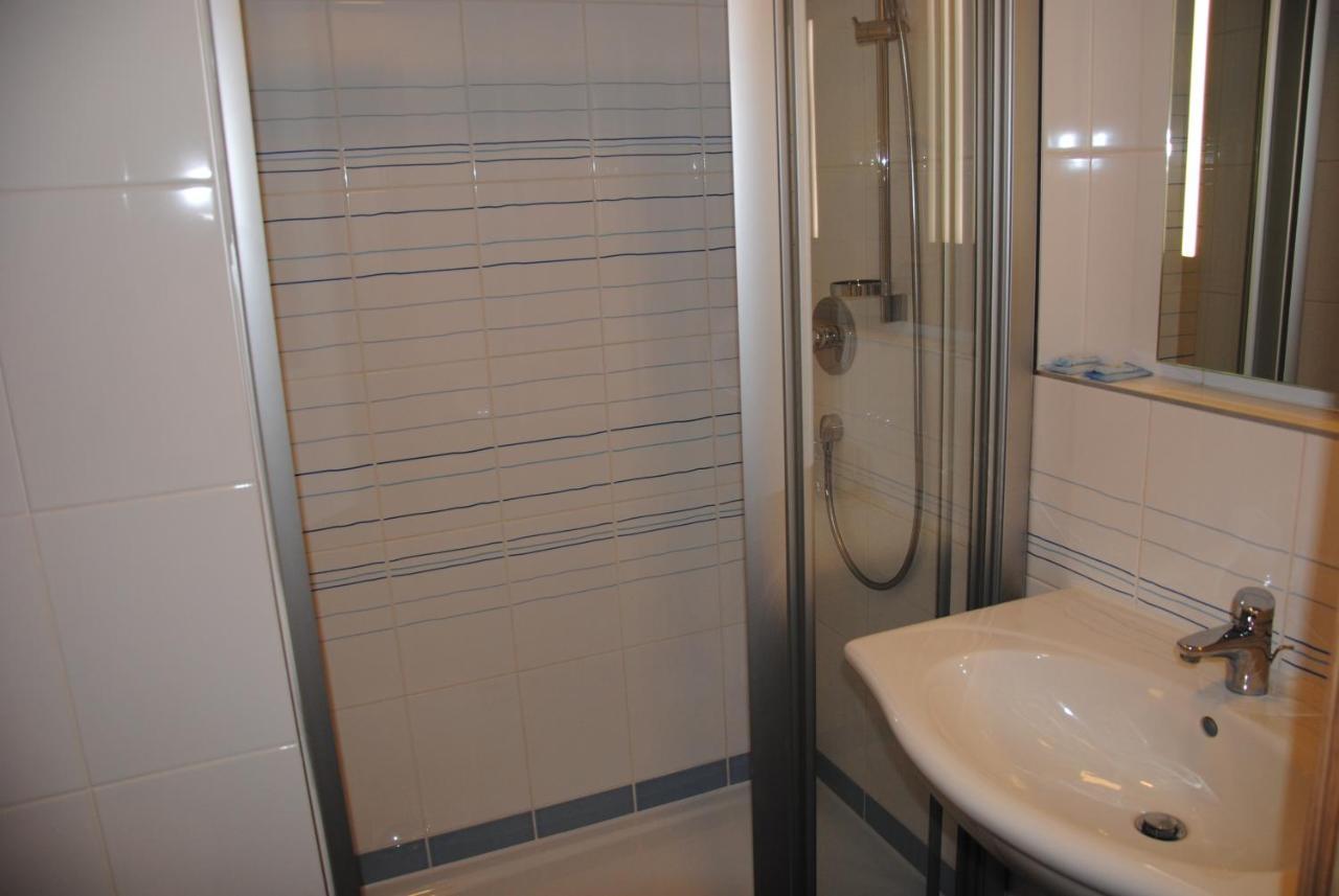 Hotel Labe Pardubice Esterno foto