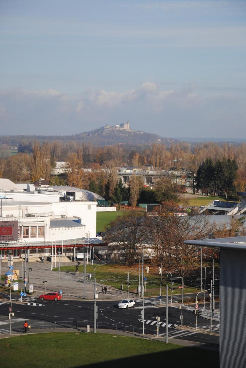 Hotel Labe Pardubice Esterno foto