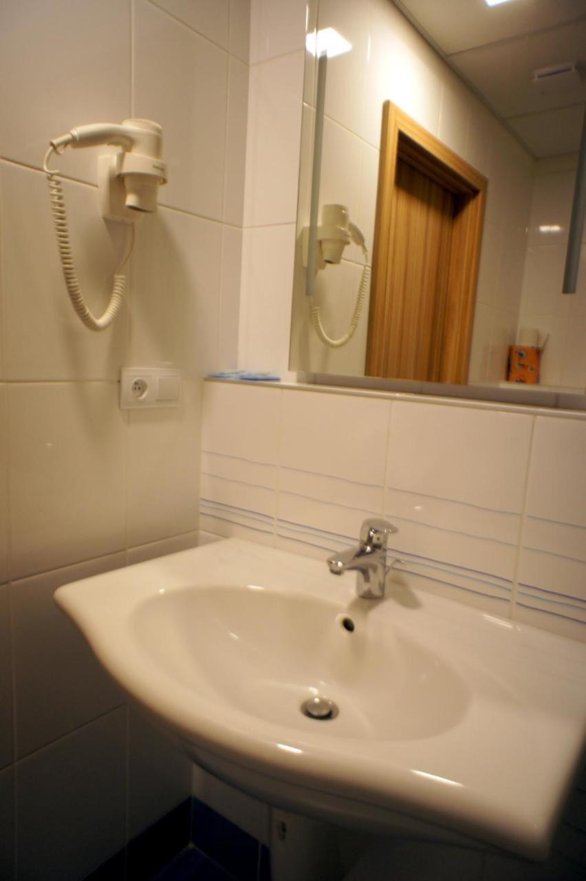 Hotel Labe Pardubice Esterno foto